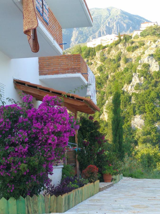 Penelope'S Rooms Dhermi Bagian luar foto