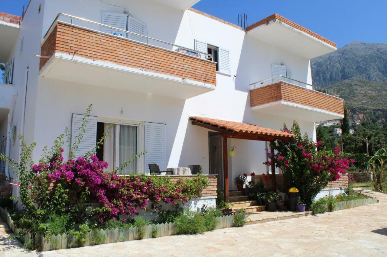 Penelope'S Rooms Dhermi Bagian luar foto